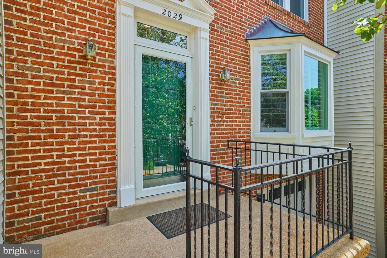 Primary Photo - 2029 Meadow Springs Dr