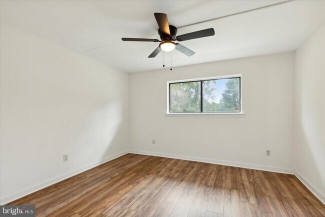 Foto del edificio - 112 Stony Way