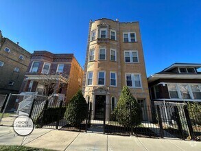 Building Photo - 4664 N Spaulding Ave