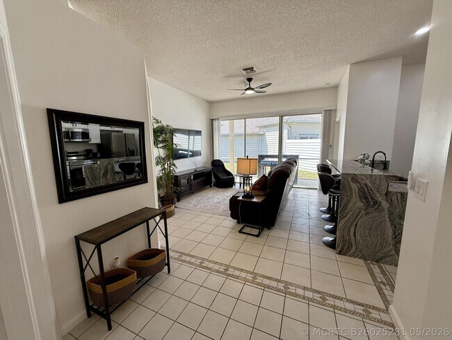 Foto del edificio - 1049 Mourning Dove Ln