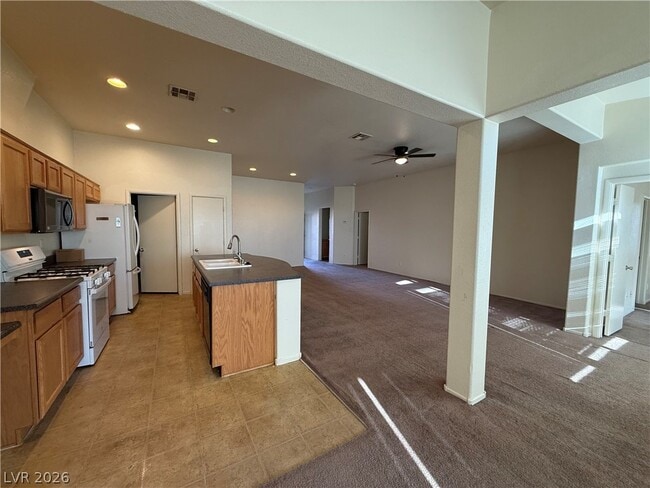 Building Photo - 3358 Glacial Lake St