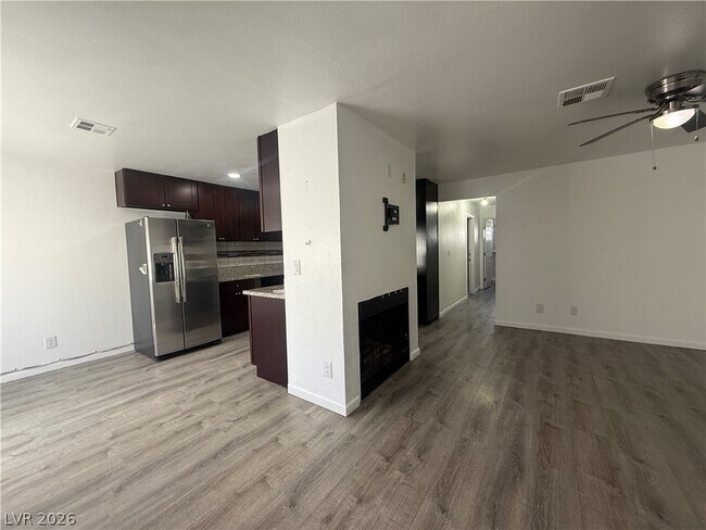 Building Photo - 6208 Ilanos Ln