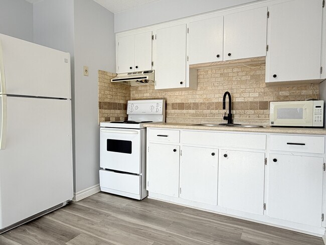 Photo du bâtiment - 360 Tecumseh Rd W