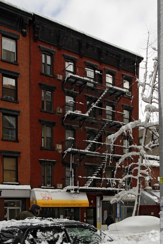 Building Photo - 443 E 6th St