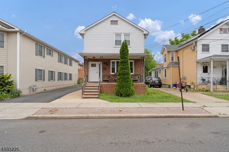 Primary Photo - 51 Anderson St