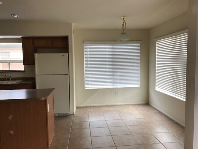 Foto del edificio - 42207 Chambers Dr