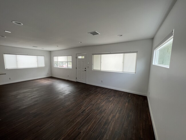 Living/Dining - 3663 Edenhurst Ave