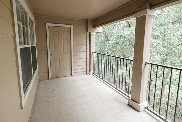 Building Photo - The Crossings Apartments