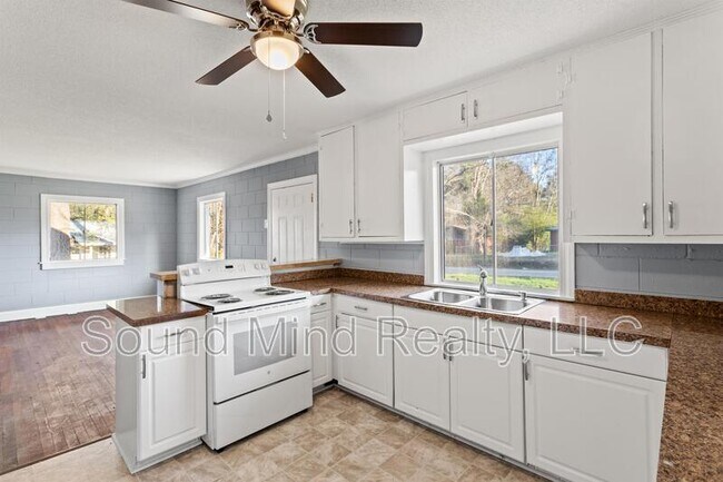 Foto del edificio - 914 Ranch Farm Rd