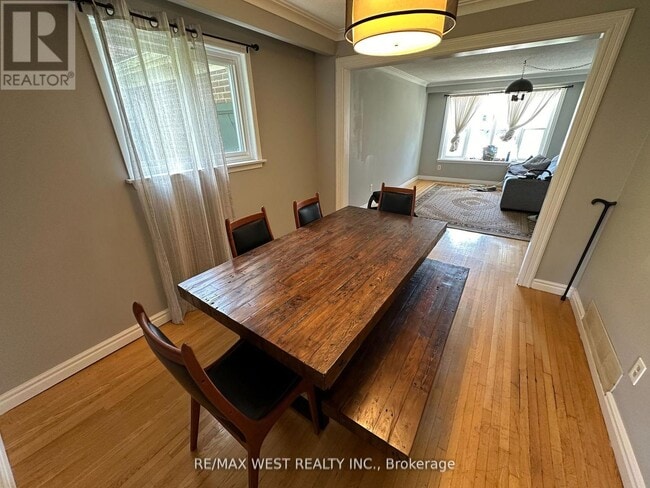 Building Photo - 152 Rainbow Dr