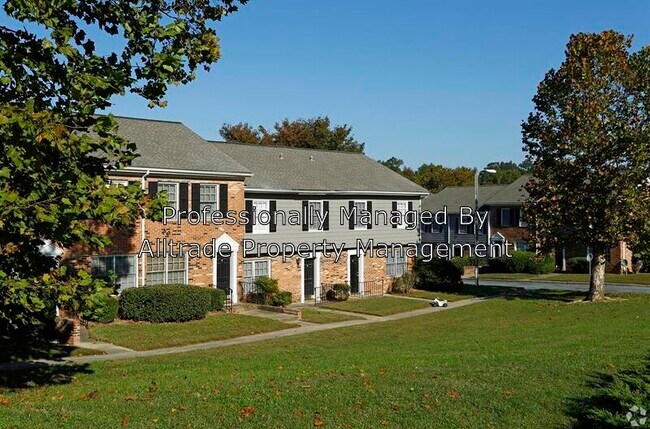 Foto del edificio - 225 Rippling Stream Rd