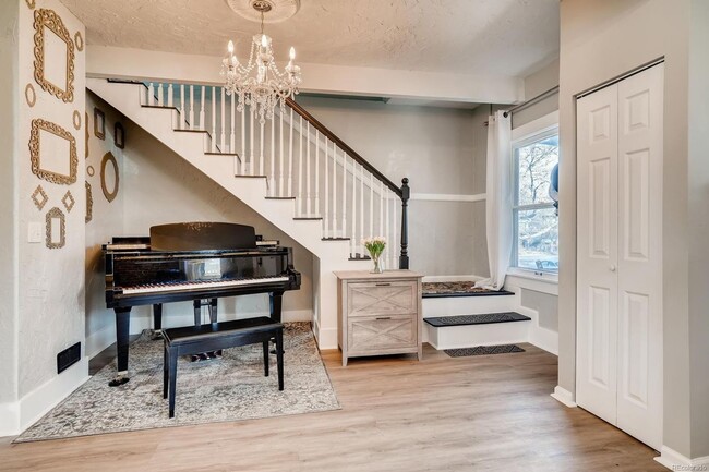Building Photo - High End Remodel Near RiNo