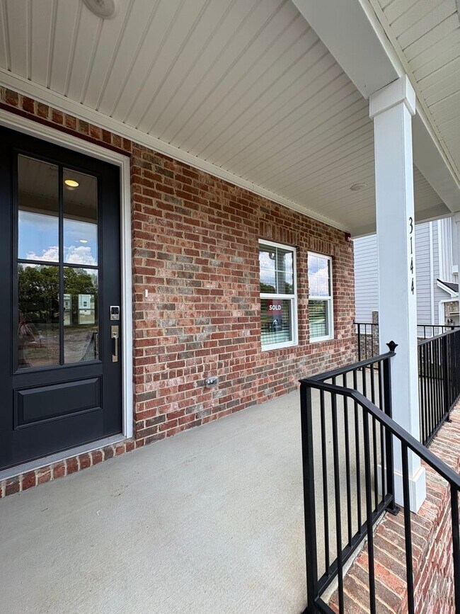 Foto del edificio - New Construction | Covered Deck + Open Living | Columbia, TN