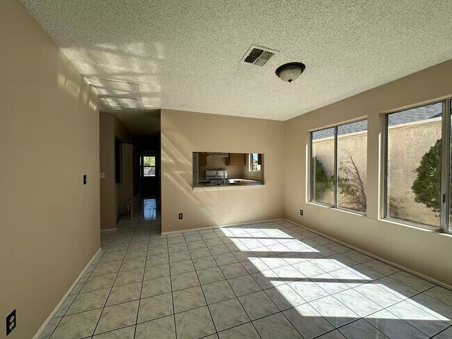 Foto del edificio - Great house in the Heart of Spring Valley