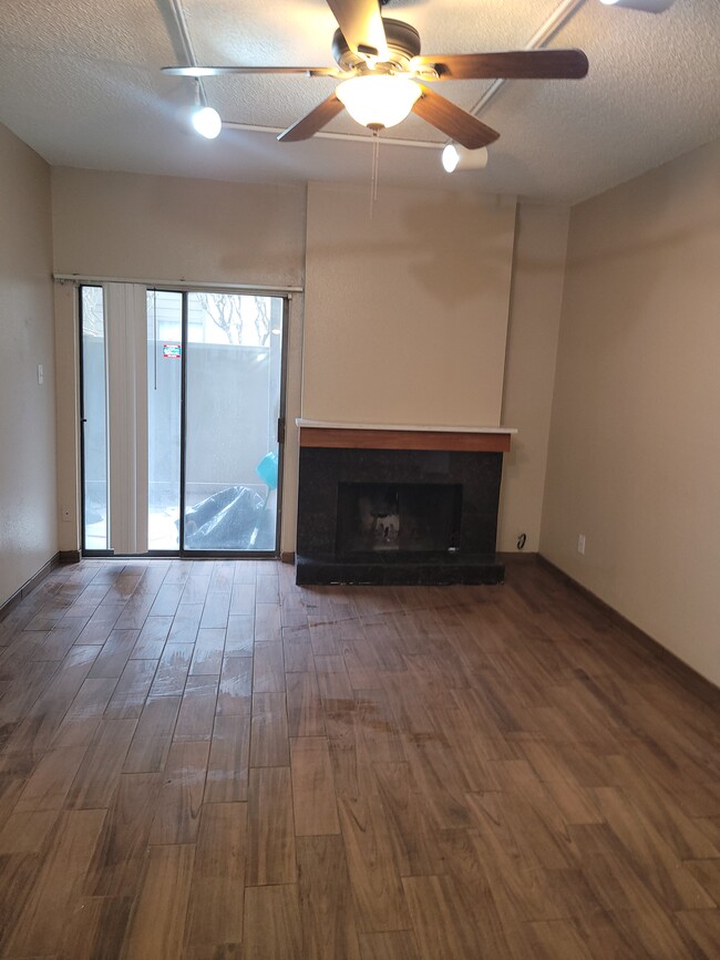 Building Photo - 10051 Westpark Dr