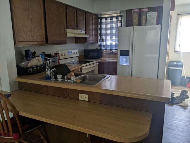 Foto del edificio - Quiet apartment along Westwinds