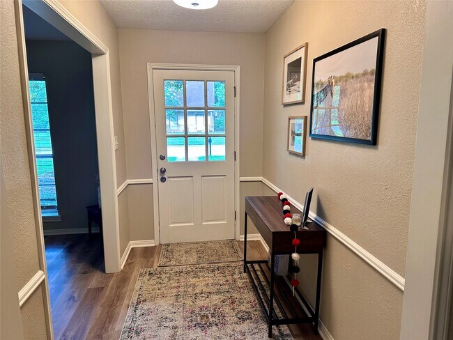 Foto del edificio - 28903 Twisted Oak Dr