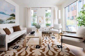 Building Photo - Broad & Washington