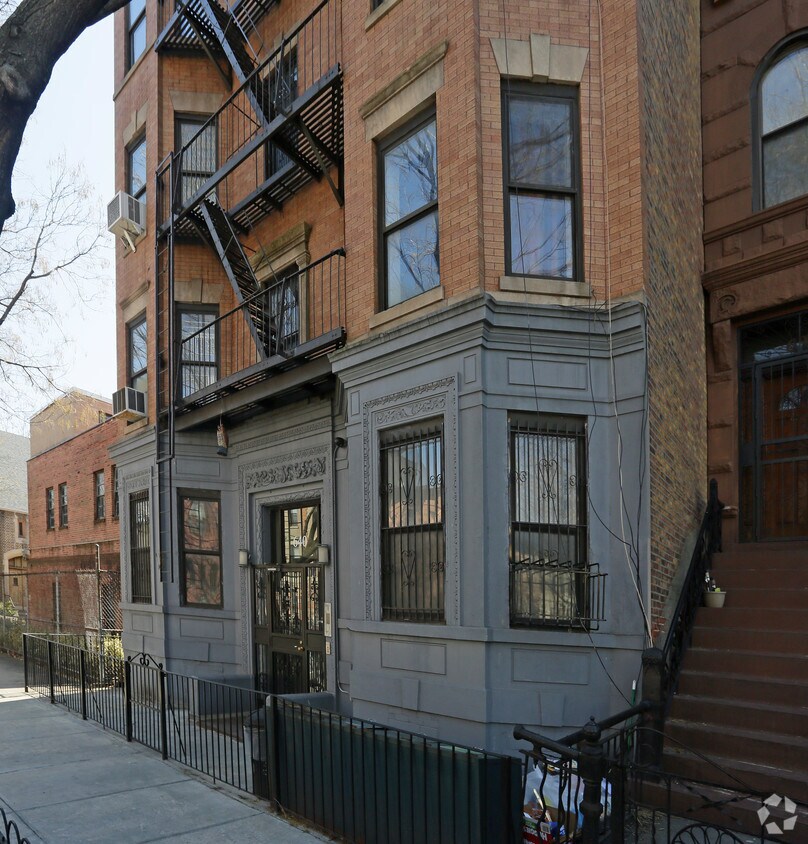 Building Photo - 640 Macdonough St