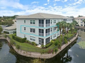 Building Photo - 700 Gardens Edge Dr