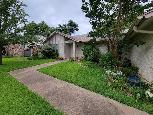 Building Photo - 12306 Split Rail Pkwy