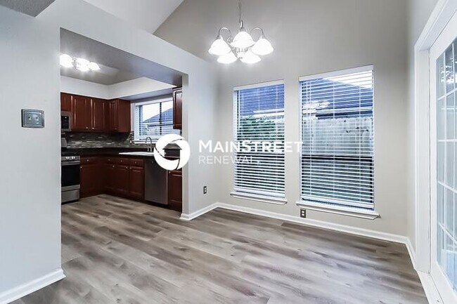 Foto del edificio - 3 Bedroom Pet-Friendly Home in PEARLAND, T...