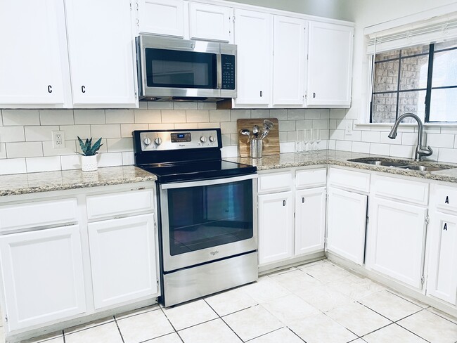 Photo - 3804 Denham Way Apartments