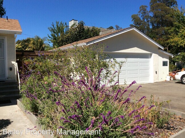 Building Photo - 2 br, 1 bath House - 2740 Monterey Avenue