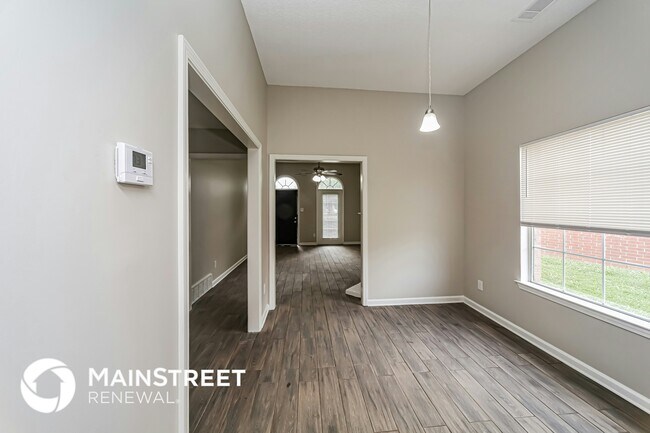 Foto del edificio - 1048 Cross Wood Ln