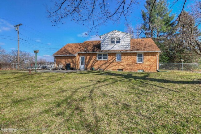 Building Photo - 2 br, 1 bath House - 14020 Turner Rd