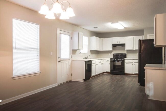 Building Photo - 339 Dahlquist Dr