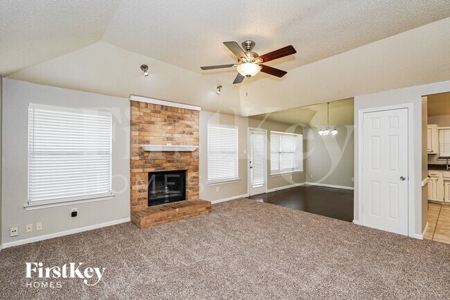 Foto del edificio - 6476 Sudbury Way