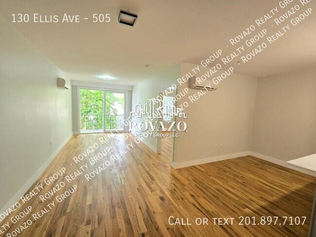 Foto del edificio - 130 Ellis Ave-- 3 bedrooms 2 baths in Irvi...