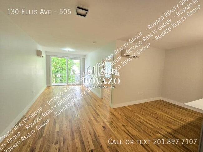Building Photo - 130 Ellis Ave-- 3 bedrooms 2 baths in Irvi...