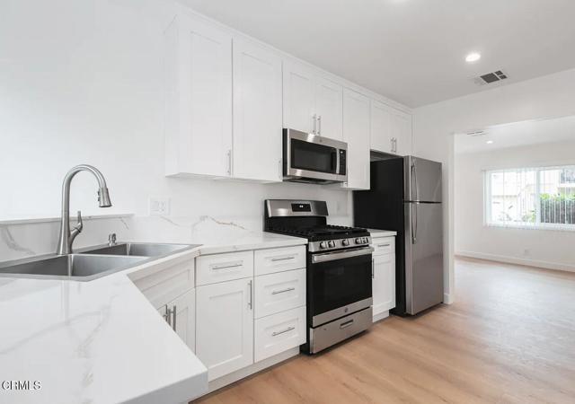 Foto del edificio - 268 E Providencia Ave