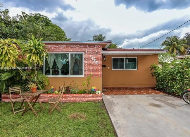 Foto del edificio - 124 NW 6th Ave