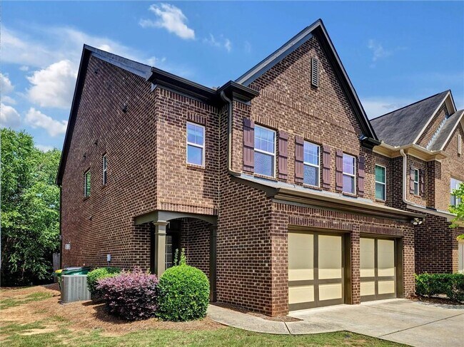 Foto del edificio - 2121 Greencrest Cir
