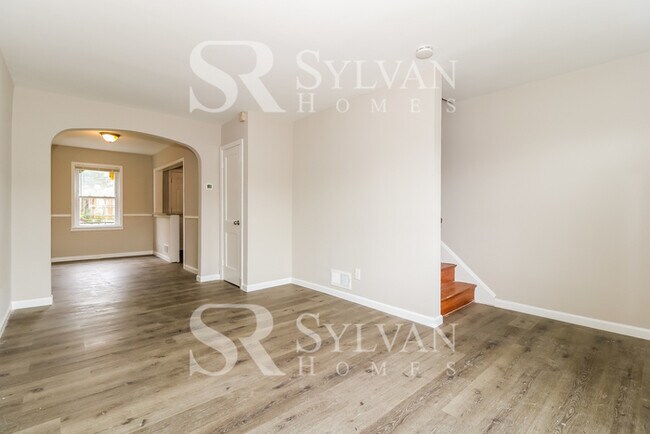 Foto del edificio - Enjoy low-maintenance living in this 2 bedroom, 1.5 bathroom townhome
