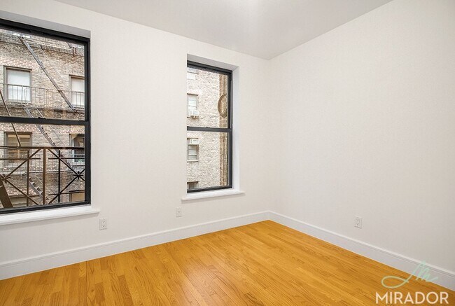 Building Photo - 225 E 80th St