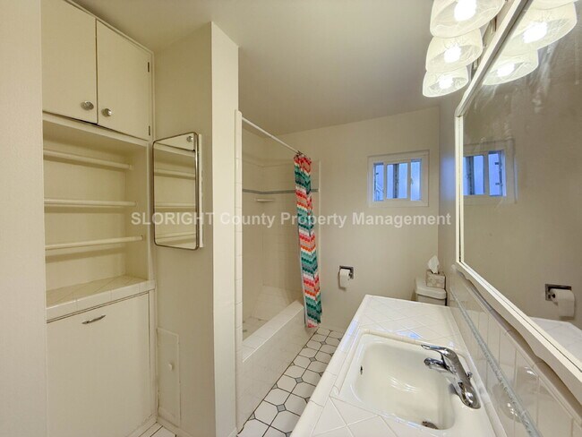 Building Photo - LEASE PENDING -  Spacious 4-Bed, 3-Bath Gem in San Luis Obispo