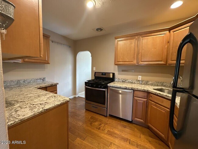 Foto del edificio - 1501 E Palm Ln