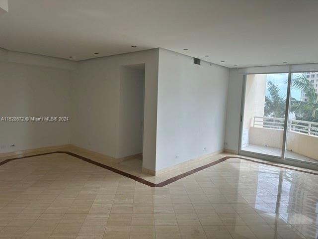 Building Photo - 888 Brickell Key Dr