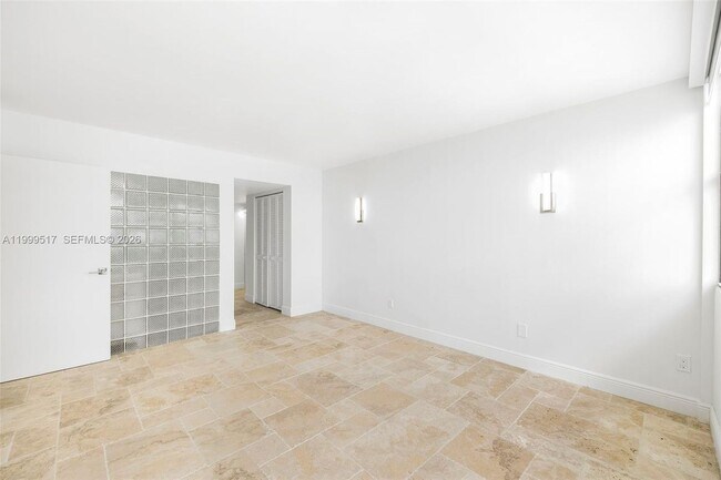 Foto del edificio - 1420 Brickell Bay Dr