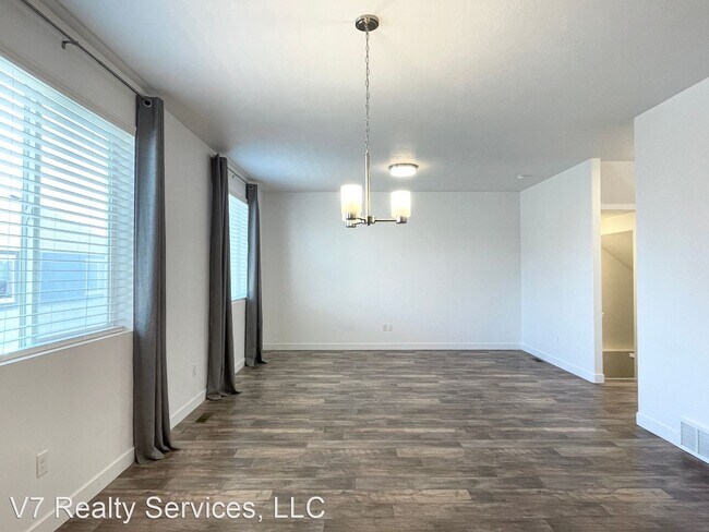 Building Photo - 5 br, 3.5 bath House - 3066 S. Red Pine Dr.