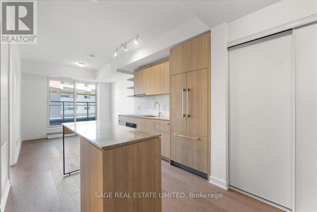 Photo du bâtiment - 1161 Kingston Rd