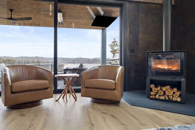 Foto del edificio - 9770 Larkin Ln