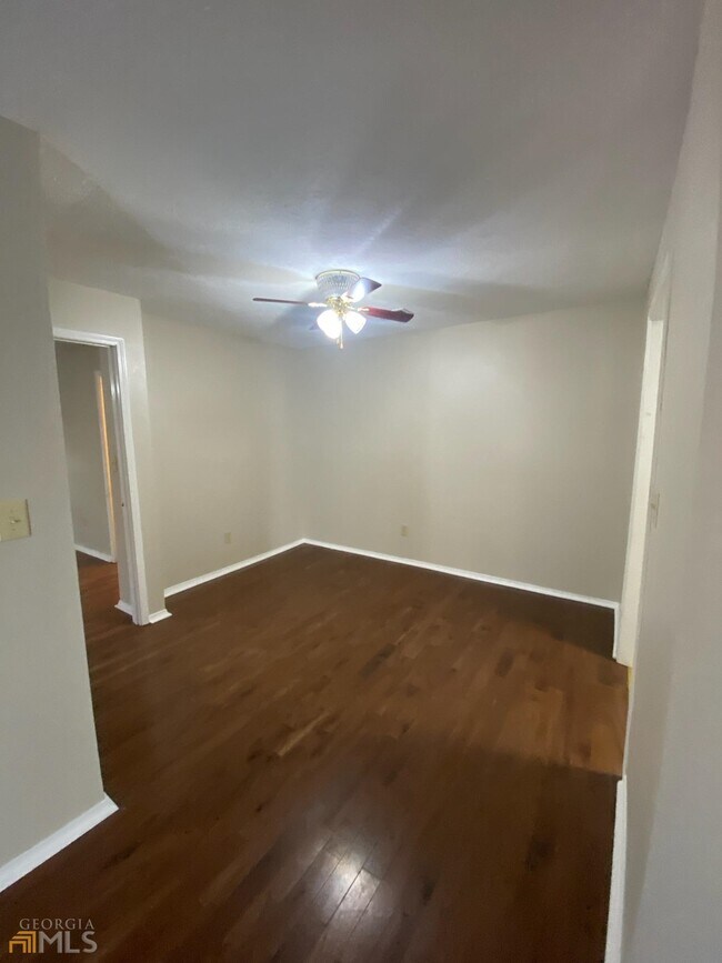 Building Photo - 1005 Vicksburg Pl