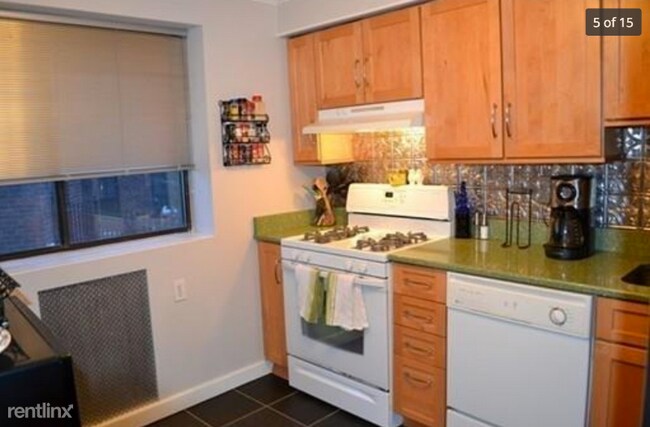 Building Photo - 2 br, 1 bath Condo - 30 Kinross Rd 6 Unit 6