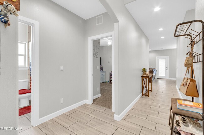 Foto del edificio - 412 Beech Tree Dr