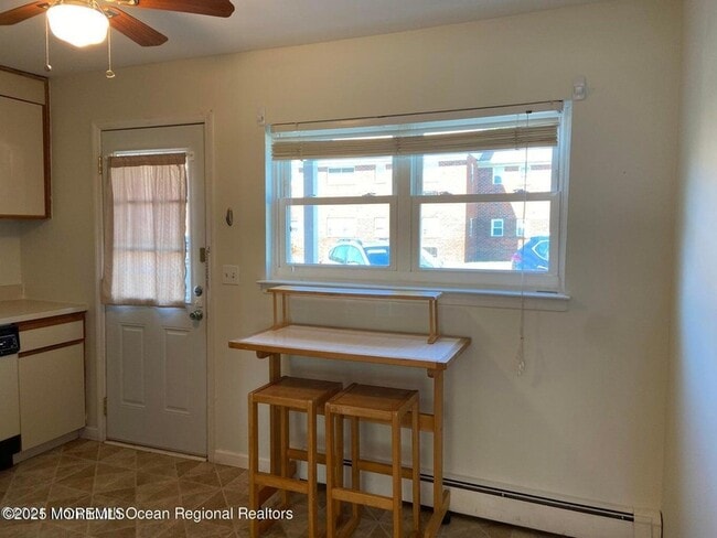 Foto del edificio - 10 Laurel Pl